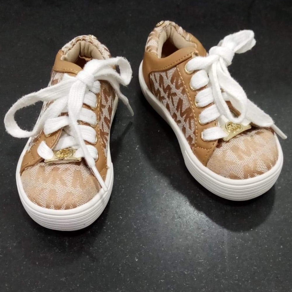 Micheal Kors Toddler Girls 👧🏻 Sneakers.